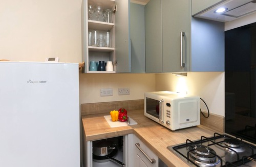 Worksop House | Wifi*Smart*Ensuit*Parking*Gated*
