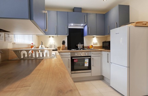 Worksop House | Wifi*Smart*Ensuit*Parking*Gated*
