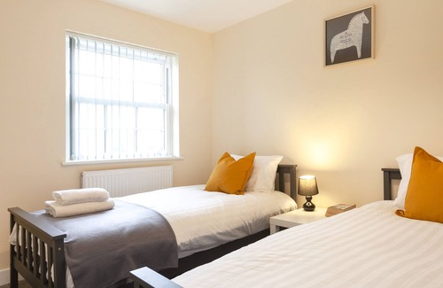 Worksop House | Wifi*Smart*Ensuit*Parking*Gated*