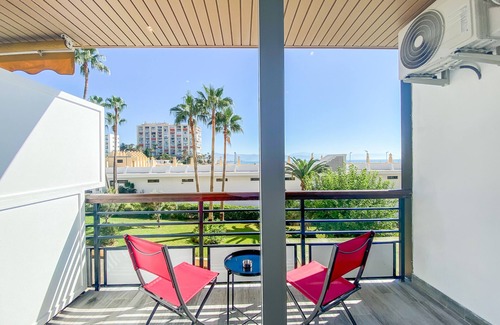 Carihuela Apartment | Wifi, Terraza, Piscina y Acceso Privado a la Playa