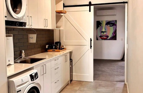 South West Rocks House | Wifi, Work Space, Gas Heater, BBQ, Shampoo, conditioner, soap, Air Con,