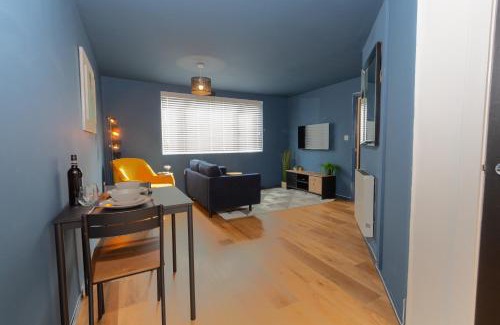 Wigan Apartment | Wigan Gem: Chic 1BR close to CC