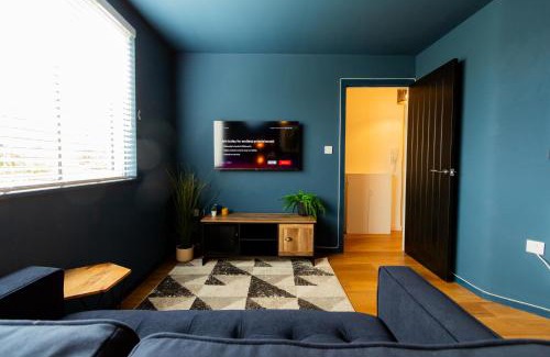 Wigan Apartment | Wigan Gem: Chic 1BR close to CC