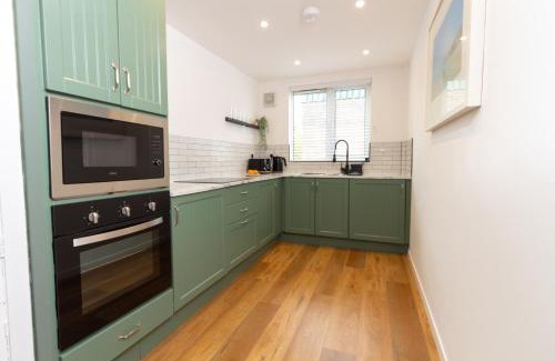 Wigan Apartment | Wigan Gem: Chic 1BR close to CC