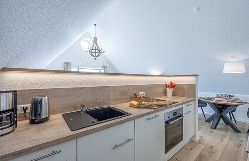 Schleswig Apartment | Wiking-koje 4 - Aufzug, Dusche, Balkon, Gartenmöbel, Parkplatz