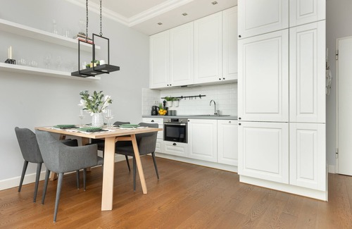 Wilanow Apartment | Wilanow for 3 People by Renters