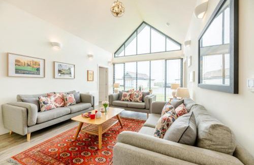 Bamburgh House | Wild Chive Lodge