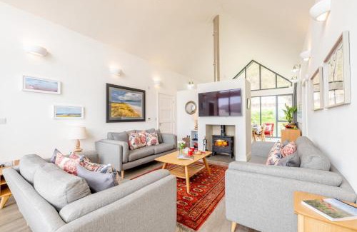 Bamburgh House | Wild Chive Lodge