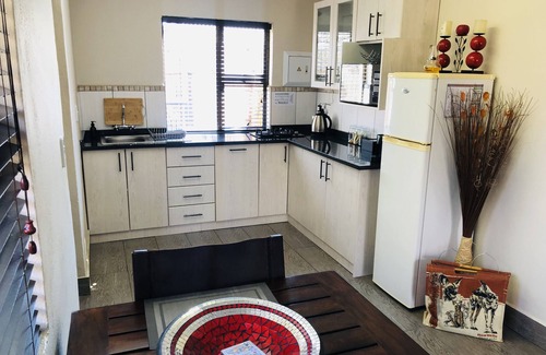Hoedspruit House | Wild Dog Guest Lodge