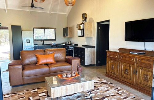 Hoedspruit House | Wild Dog Guest Lodge