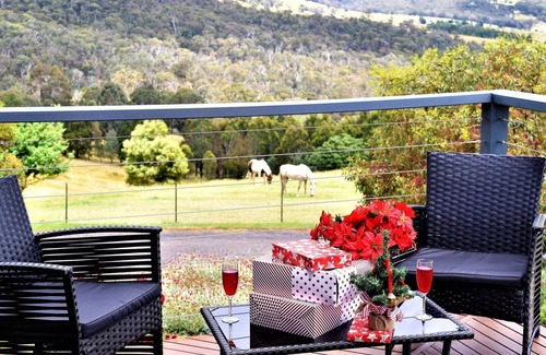 Merrijig House | WILD DOG RISE - sleeps 16 -base MT BULLER Perfect ski Getaway - local discounts