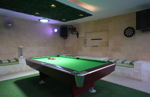 Al Dhaid Villa | Wild farm Football, Jacuzzi, BBQ Sharjah Khor fakkan