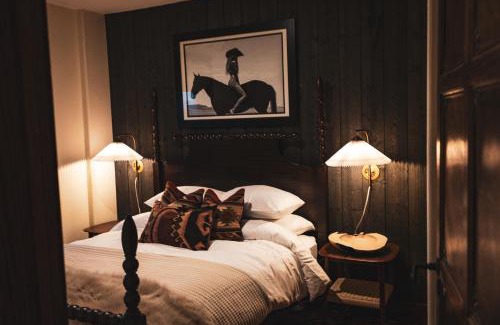 Julian House | Wild Moon Ranch Pickleball, Cedar Tub & Views