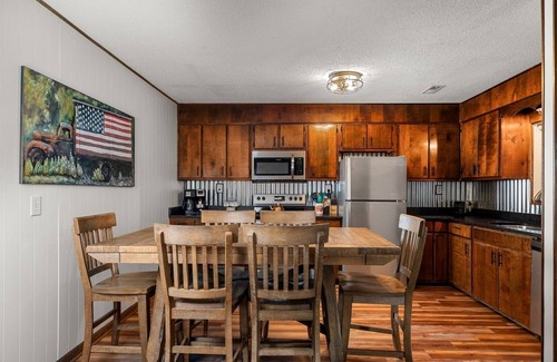 Wears Valley Hotel | Wild Mountain Lodge