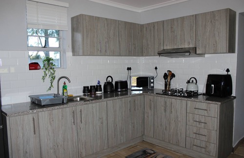 Port Elizabeth Cottage | Wild Paradise Cottage 1 Get away from busy life at this unforgettable escape.