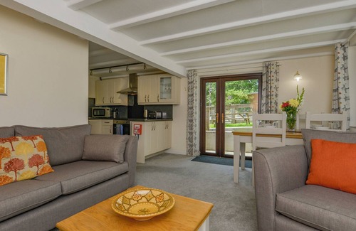 Beaworthy Cottage | WILD ROSE COTTAGE, pet friendly, with a garden in Halwill Junction