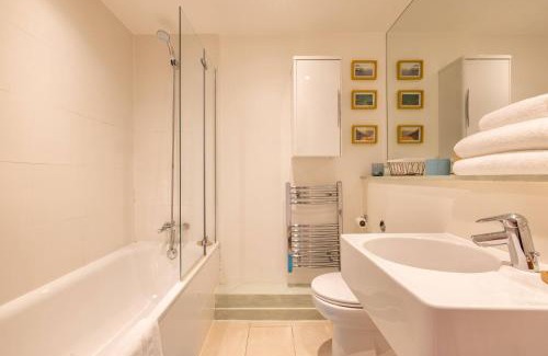 North Woolwich Apartment | Wild Roses Serviced Apartments - City Airport