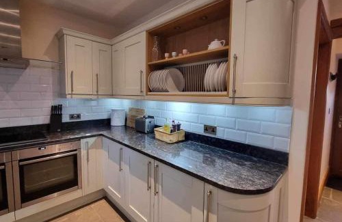 South Tawton House | Wild swimming, log burner & fishing lake