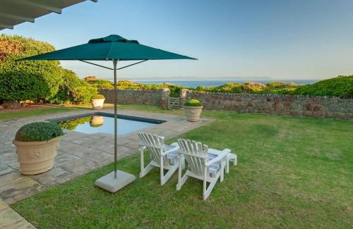 Kwaaiwater Villa | Wild Waters at Kraal Rock on the cliffs in Hermanus