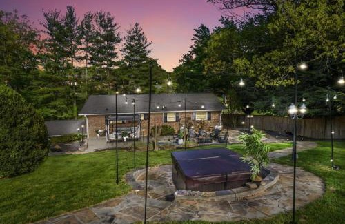 Candler House | Wild West Pool Sportcourt Hot Tub Fire Pit