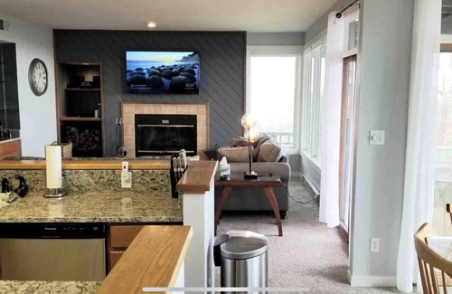 Chestnut Springs Condo | Wild Wintergreen Retreat