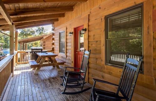 Spotsylvania Cabin | Wilderness Presidential Resort 2 Bedroom 2 Bathroom 1200 sq ft Log Cabin