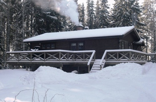 Varmland County House | Wilderness and fishing holiday by the lake with boat & sauna in beautiful Värmland