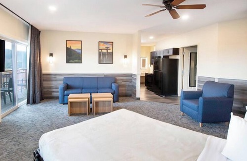 Sevierville Resort | Wilderness at the Smokies - Stone Hill Lodge