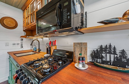 Mentone Cottage | Wilderness Country Inn: Canada
