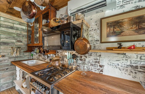 Mentone Cabin | Wilderness Country Inn: France