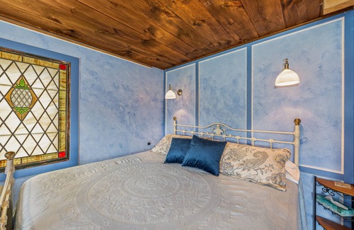 Mentone Cabin | Wilderness Country Inn: France