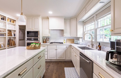 Stone Mountain House | [Wildflower Cottage] Pool, Hot tub, Sauna, Firepit