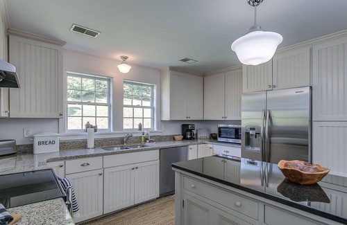 Leipers Fork House | Wildflower Farm - Chic Countryside Leiper's Fork Retreat on 15 Acres with Pond