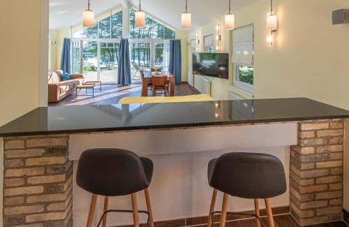 Muritz House | Wildgans - Stilvolles Ferienhaus mit Terrasse, Seeblick & Naturidylle am Loppiner See