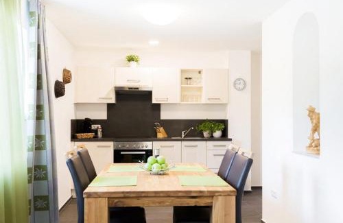 Rofleuten Apartment | Wildgrün Panorama Lodge 1