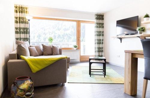Rofleuten Apartment | Wildgrün Panorama Lodge 14