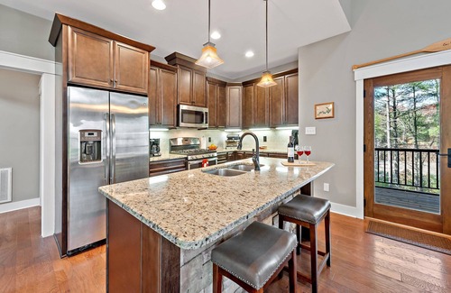 Nebo House | Wildside Retreat | Lakeside Luxury with Gas Grill, Screened Porch & Fire Pit!