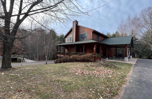 Chippewa Falls House | Wildwood Lodge and Retreat