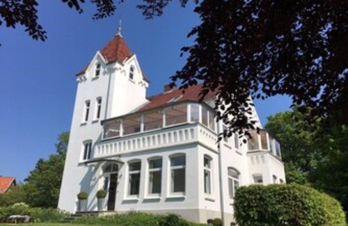 Neu Schonberg Apartment | Wilhelminian style villa on Holstein's Baltic Sea