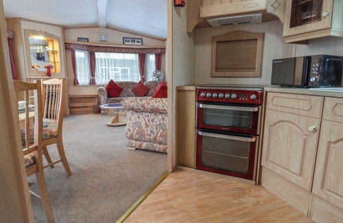 Chard Cottage | WILLEBBY, family friendly, with a garden in South Chard