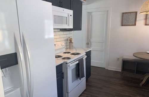 Williams Bay Cottage | Williams Bay cottage, <1 mile to beach