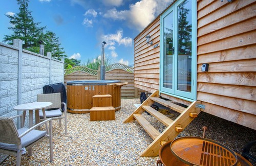 Amroth Cabin | Willow - 1 Bedroom - Amroth
