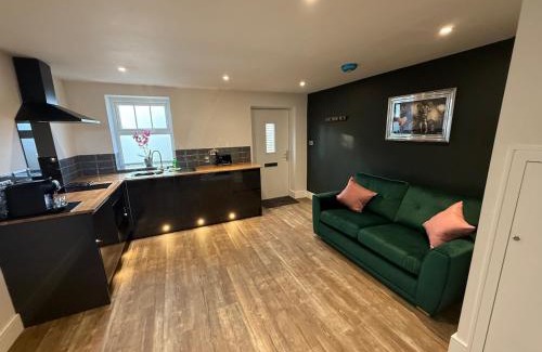 Nantwich Apartment | Willow Barn - Nantwich, with Hot Tub