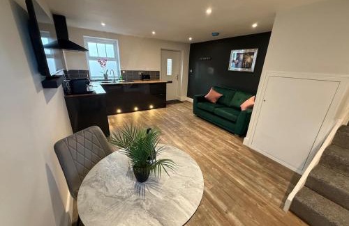 Nantwich Apartment | Willow Barn - Nantwich, with Hot Tub