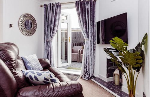 Flookburgh House | Willow Chalet near Cartmel & Lake Windermere