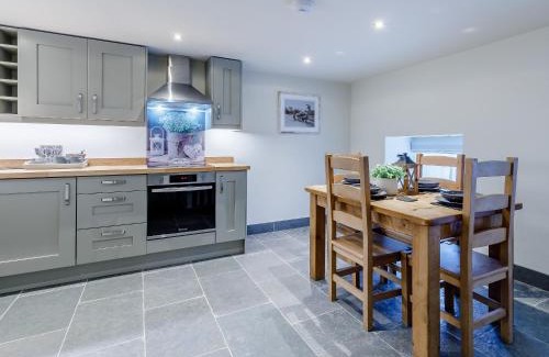 High Peak House | Willow Cottage At Naze Farm-Uk32760