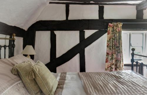 Woodbridge House | Willow Cottage