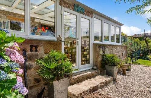Penzance House | Willow Cottage