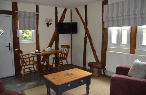 Hay-on-Wye Cottage | Willow Cottage - sleeps 2 guests in 1 bedroom