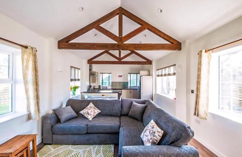 Saltash House | Willow Cottage - Uk38484